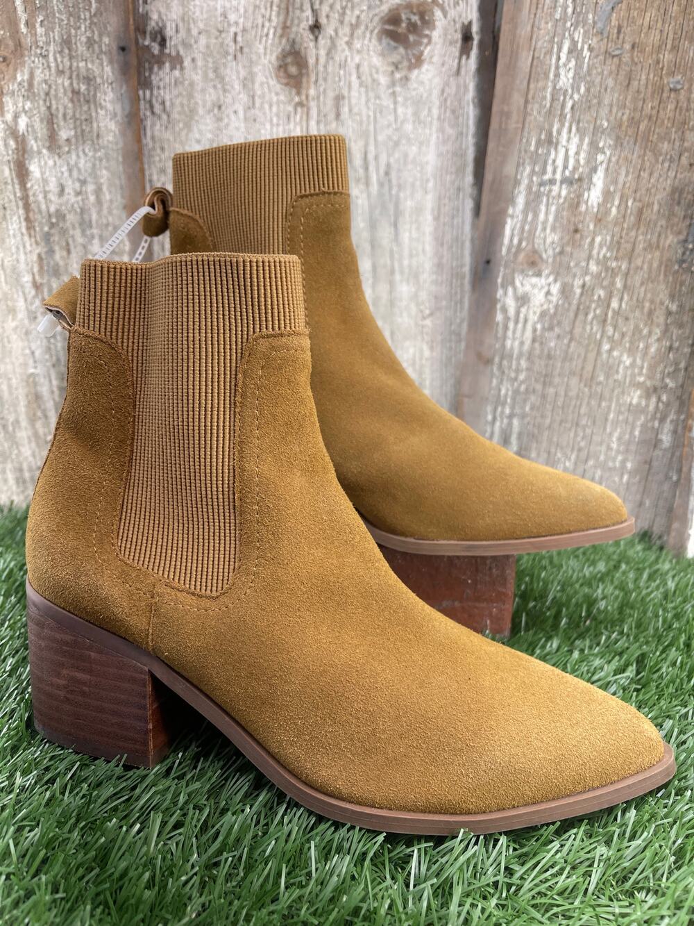 Chelsea & Violet Audrina Suede Pointed Toe Block Heel Chelsea Ankle Boots 8.5